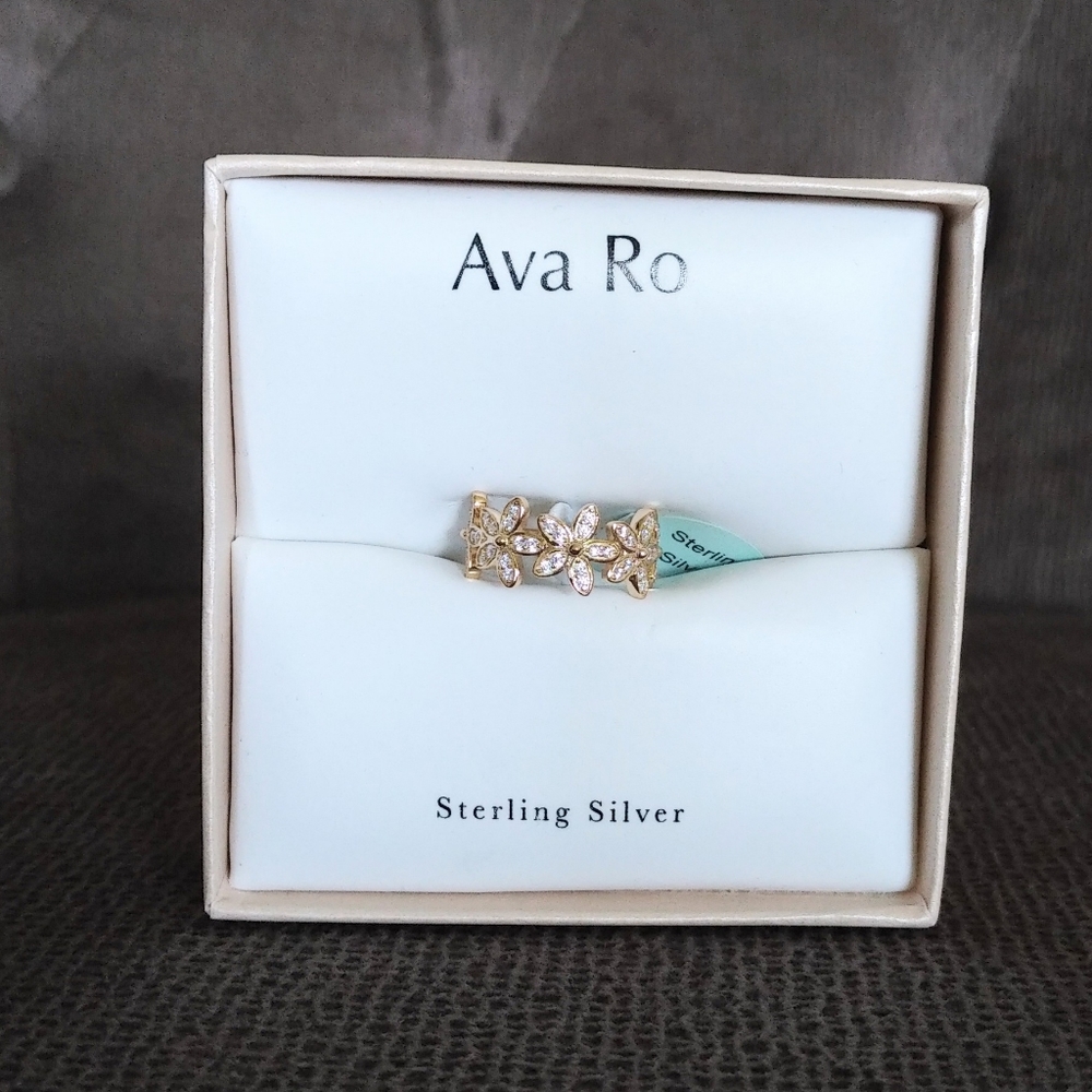 ✨️HP 2X✨️ Ava Ro🚣 Connecting Gold💛 Flowers🌼 Ring💍 - Picture 13 of 16